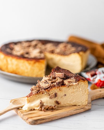 Porción de Cheesecake de Kinder Bueno